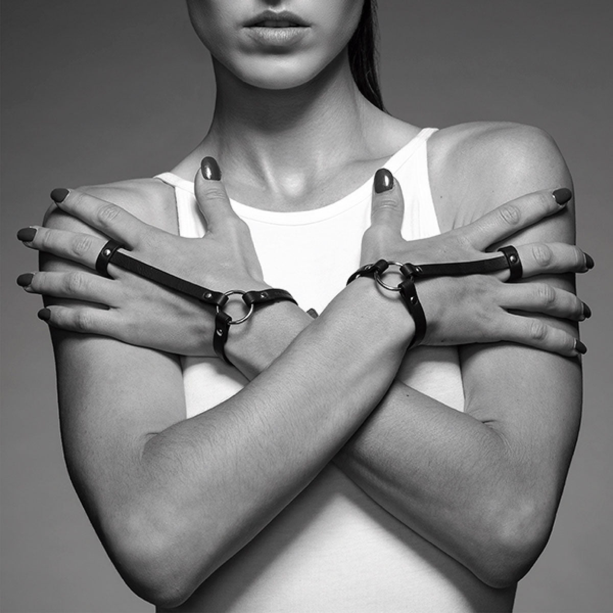 Bijoux Indiscrets Maze Hand Bracelet Harness - Zateo Joy